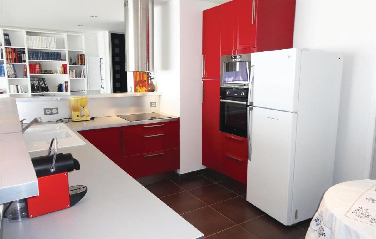 Awesome Apartment In Sauvian With Wifi Bagian luar foto